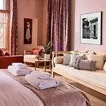 Aktaion Hotel 3*