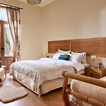 Aktaion Hotel