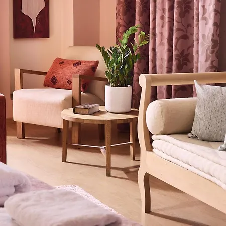 Aktaion Hotel 3*